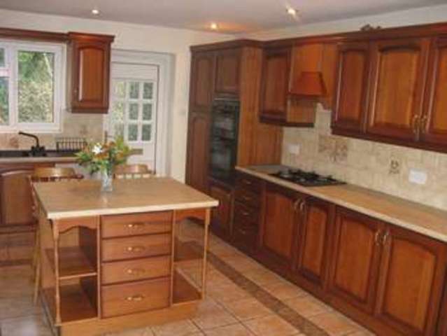  Image of 5 Bedroom Detached to rent at Coulsdon, CR5 2BL