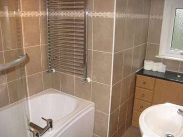  Image of 5 Bedroom Detached to rent at Coulsdon, CR5 2BL