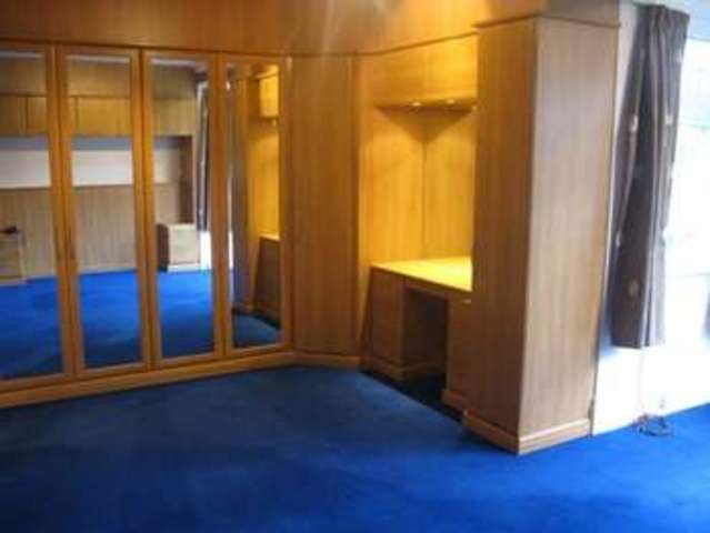  Image of 5 Bedroom Detached to rent at Coulsdon, CR5 2BL
