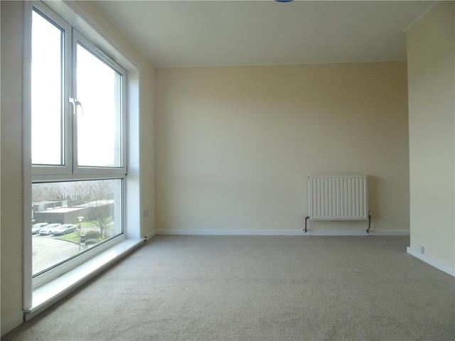  Image of 3 Bedroom Flat to rent at Corstorphine Edinburgh Edinburgh, EH4 8HW