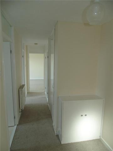  Image of 3 Bedroom Flat to rent at Corstorphine Edinburgh Edinburgh, EH4 8HW