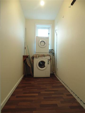  Image of 3 Bedroom Flat to rent at Corstorphine Edinburgh Edinburgh, EH4 8HW