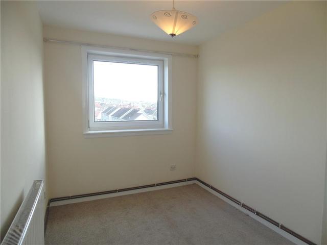  Image of 3 Bedroom Flat to rent at Corstorphine Edinburgh Edinburgh, EH4 8HW