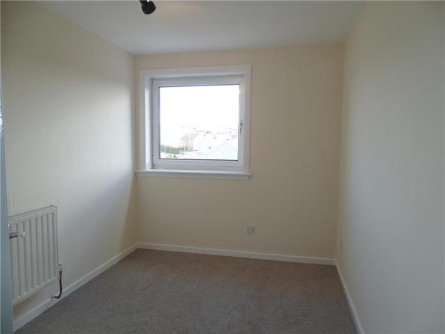  Image of 3 Bedroom Flat to rent at Corstorphine Edinburgh Edinburgh, EH4 8HW
