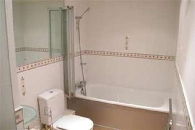  Image of 1 Bedroom Flat to rent at Nottingham, NG1 3BT
