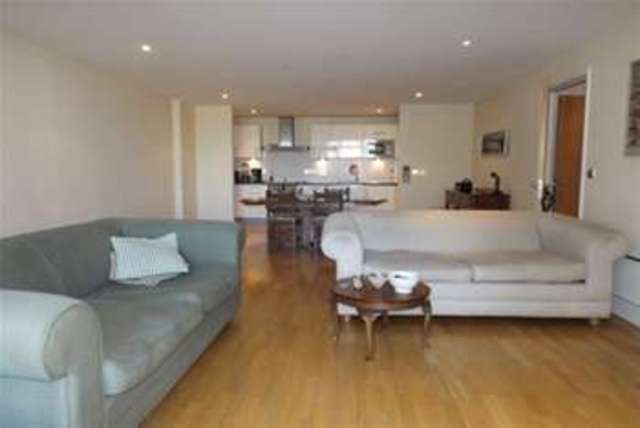  Image of 2 Bedroom Flat to rent at Cardiff, CF10 5LL