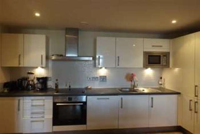  Image of 2 Bedroom Flat to rent at Cardiff, CF10 5LL