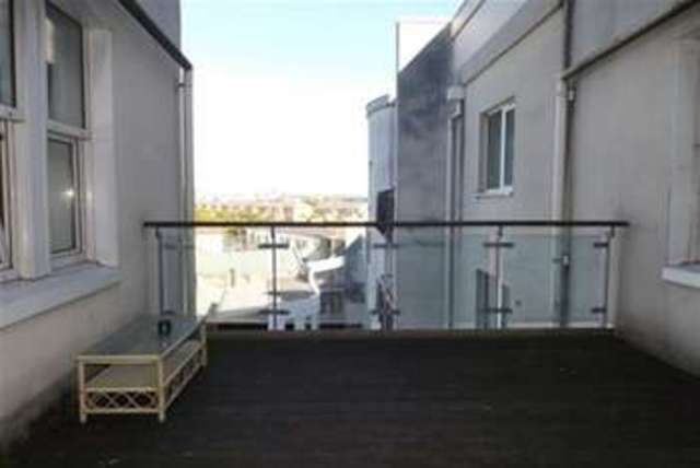  Image of 2 Bedroom Flat to rent at Cardiff, CF10 5LL