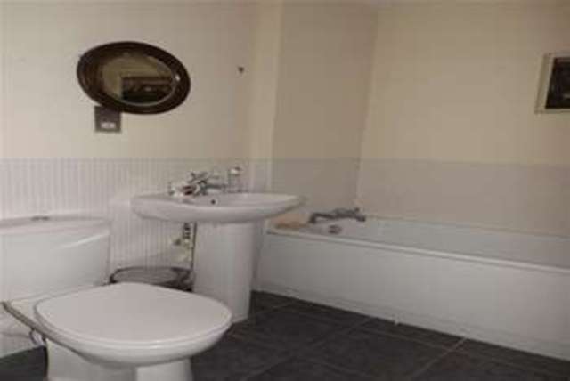  Image of 2 Bedroom Flat to rent at Cardiff, CF10 5LL