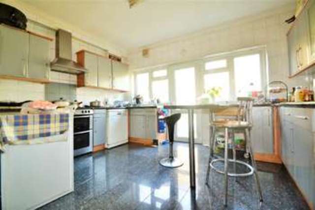  Image of 5 Bedroom Detached to rent at Wimbledon Park, SW19 8DT