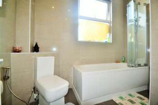 Image of 5 Bedroom Detached to rent at Wimbledon Park, SW19 8DT