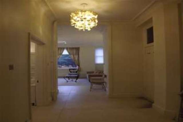  Image of 1 Bedroom Flat to rent at London, W14 0SZ