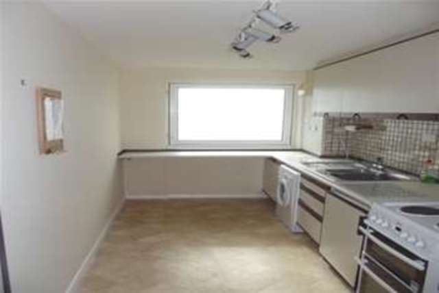  Image of 2 Bedroom Flat to rent at Folkestone, CT20 2ER