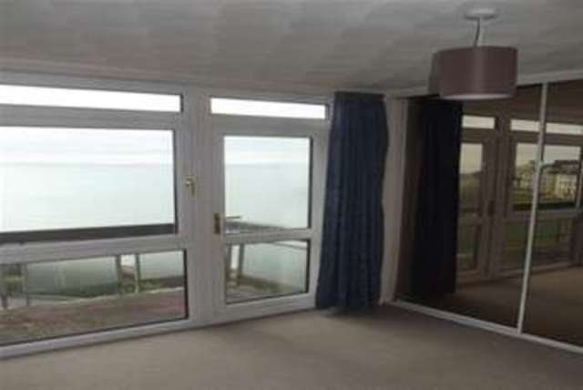  Image of 2 Bedroom Flat to rent at Folkestone, CT20 2ER