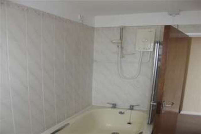  Image of 2 Bedroom Flat to rent at Folkestone, CT20 2ER