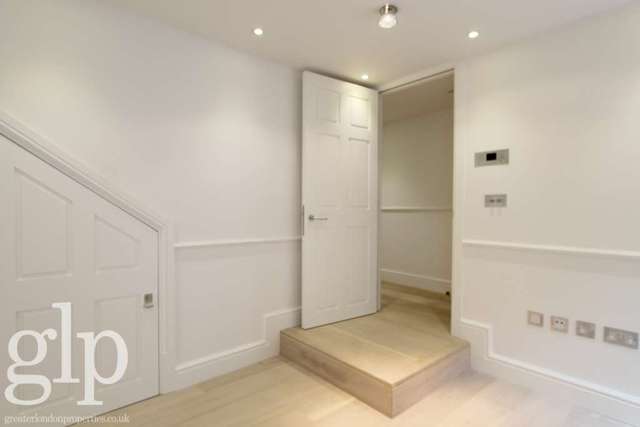  Image of 2 Bedroom Apartment to rent at Fouberts Place Soho London, W1F 7QA