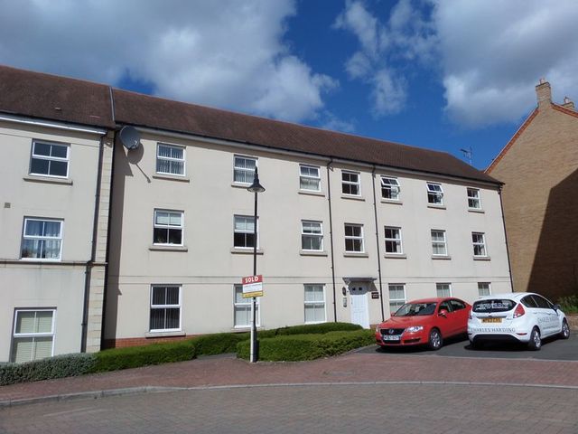  Image of 2 Bedroom Flat to rent at Frankel Avenue Redhouse Swindon, SN25 2GY