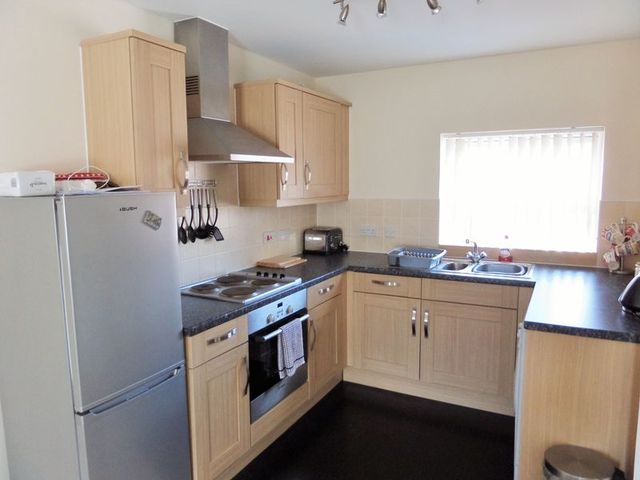  Image of 2 Bedroom Flat to rent at Frankel Avenue Redhouse Swindon, SN25 2GY
