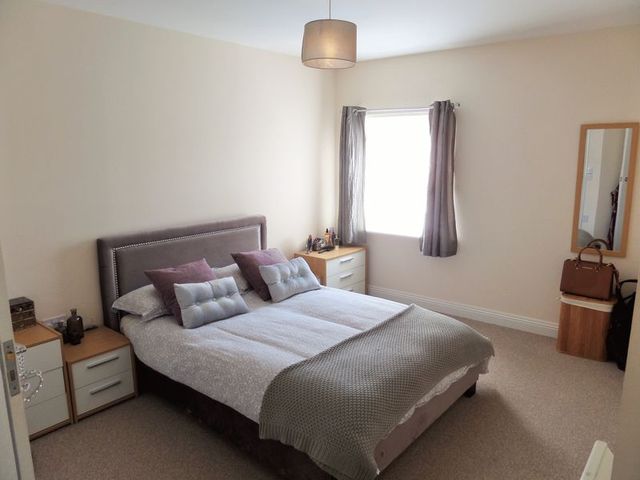 Image of 2 Bedroom Flat to rent at Frankel Avenue Redhouse Swindon, SN25 2GY