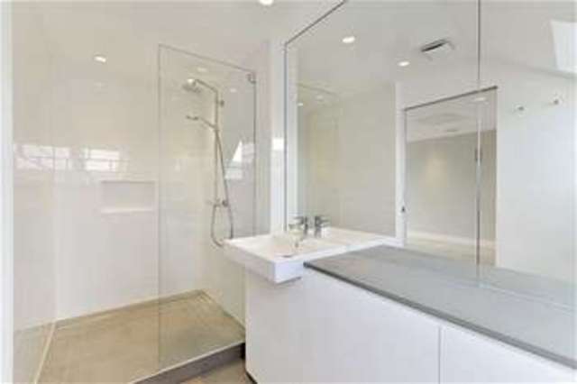 Image of 5 Bedroom Detached to rent at London, NW8 9PU