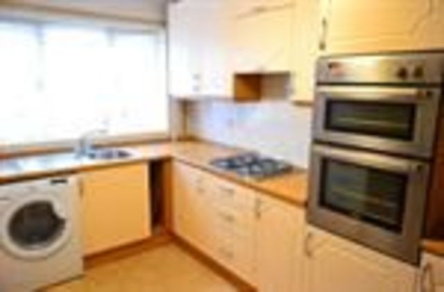  Image of 3 Bedroom Flat to rent at Coverly Close, Hanbury Street  London, E1 5HY