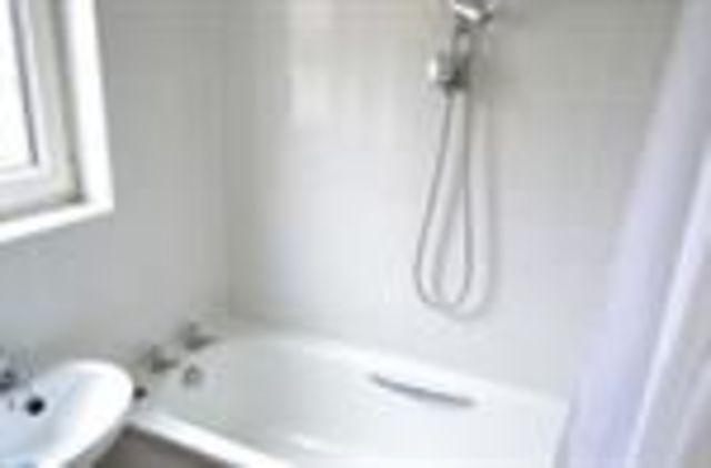  Image of 3 Bedroom Flat to rent at Coverly Close, Hanbury Street  London, E1 5HY