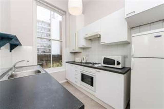  Image of 2 Bedroom Flat to rent at London, W2 5RB