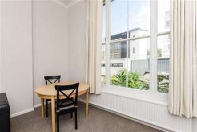 Image of 2 Bedroom Flat to rent at London, W2 5RB