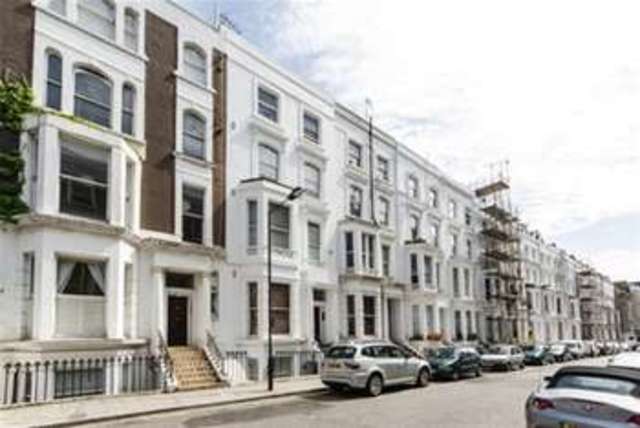  Image of 2 Bedroom Flat to rent at London, W2 5RB