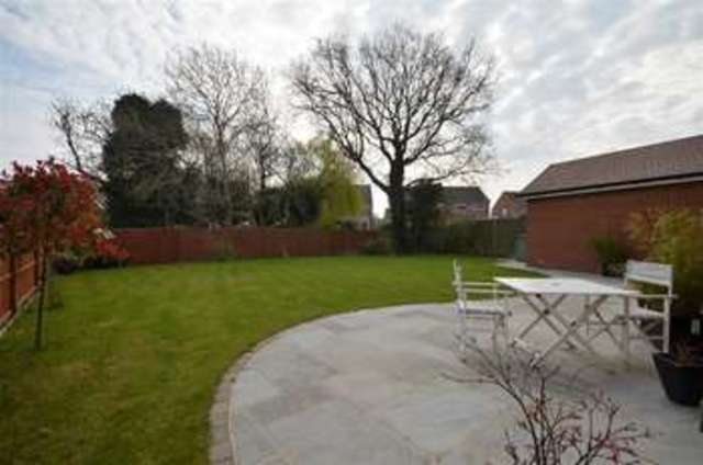  Image of 4 Bedroom Detached for sale at Bognor Regis West Sussex Bognor Regis, PO22 8BP