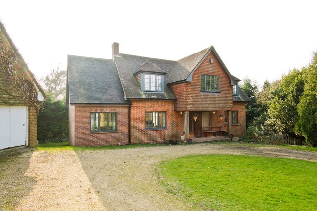  Image of 4 Bedroom Detached for sale at Soberton Southampton Hampshire, SO32 3PN