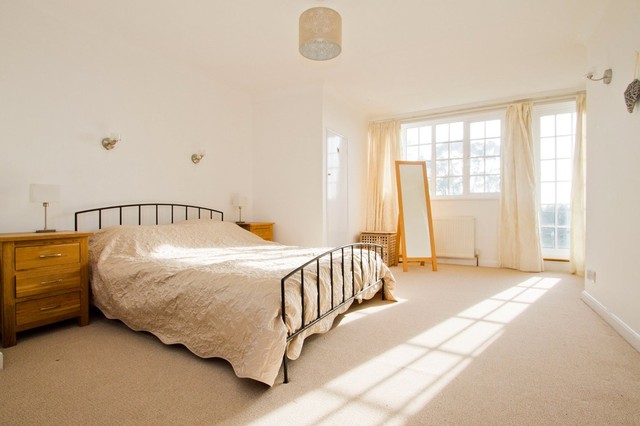  Image of 4 Bedroom Detached for sale at Soberton Southampton Hampshire, SO32 3PN
