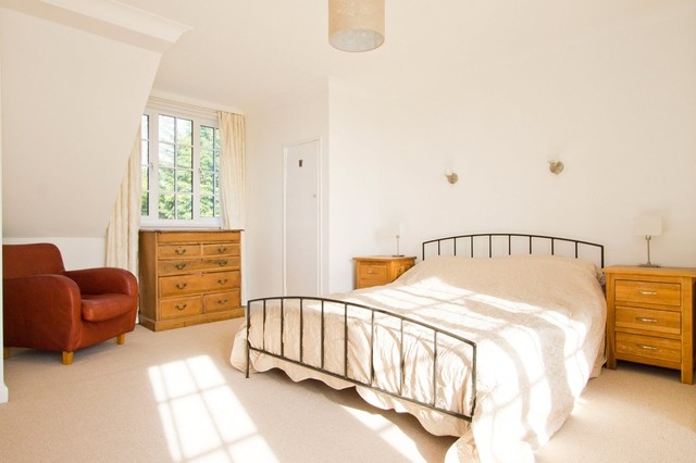  Image of 4 Bedroom Detached for sale at Soberton Southampton Hampshire, SO32 3PN