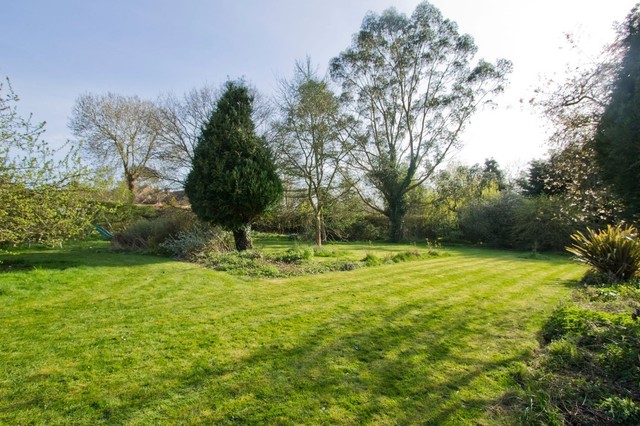  Image of 4 Bedroom Detached for sale at Soberton Southampton Hampshire, SO32 3PN
