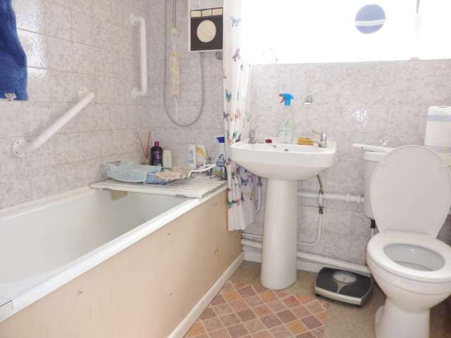  Image of 3 Bedroom Terraced for sale at Highlands Oxhey Watford, WD19 4LZ