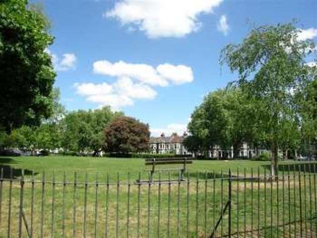  Image of 3 Bedroom Flat to rent at Streatham Hill, SW2 3RS