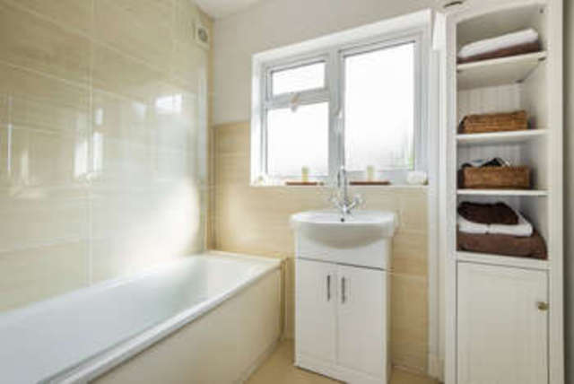  Image of 3 Bedroom Semi-Detached for sale at Kenley Surrey, CR8 5NT