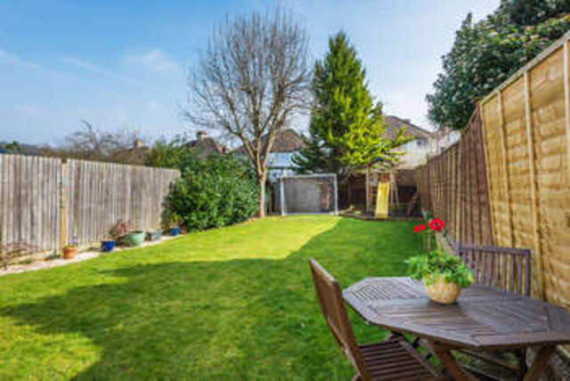  Image of 3 Bedroom Semi-Detached for sale at Kenley Surrey, CR8 5NT
