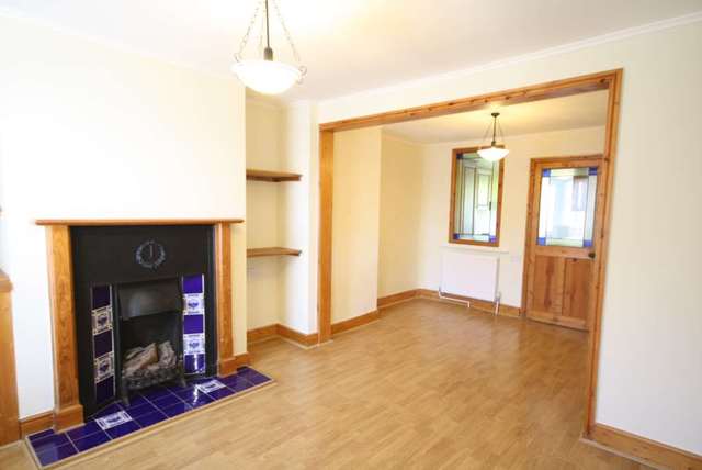  Image of 2 Bedroom Cottage to rent at New Street  Berkhamsted, HP4 2EP