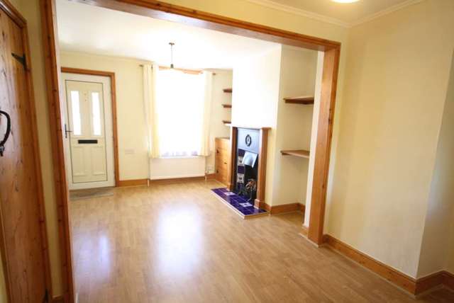  Image of 2 Bedroom Cottage to rent at New Street  Berkhamsted, HP4 2EP