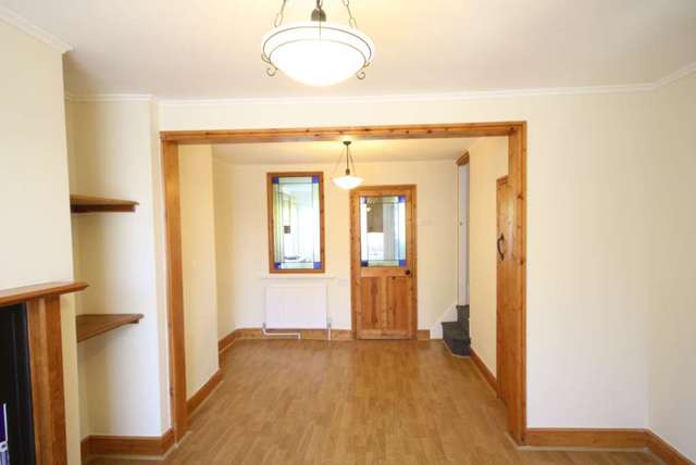  Image of 2 Bedroom Cottage to rent at New Street  Berkhamsted, HP4 2EP
