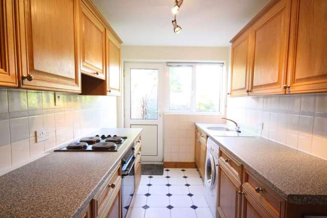  Image of 2 Bedroom Cottage to rent at New Street  Berkhamsted, HP4 2EP
