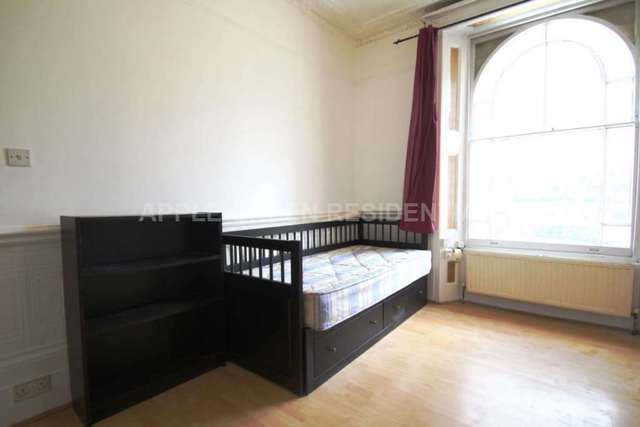  Image of Studio to rent at Oakley Square Mornington Crescent London, NW1 1NH
