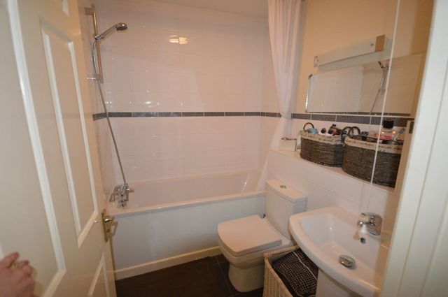  Image of 2 Bedroom Detached to rent at Orchard Close  Beaconsfield, HP9 1TN