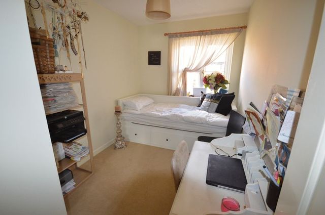  Image of 2 Bedroom Detached to rent at Orchard Close  Beaconsfield, HP9 1TN