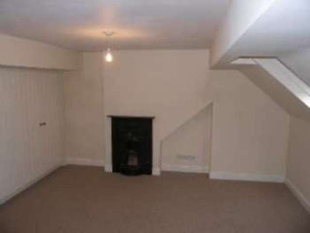  Image of 1 Bedroom Flat to rent at Park Lane Flat 4 MACCLESFIELD, SK11 8AE