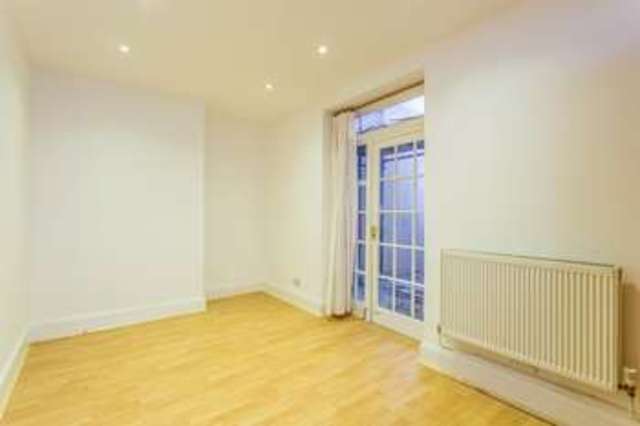  Image of 2 Bedroom Flat for sale at Regency Square  Brighton, BN1 2FF