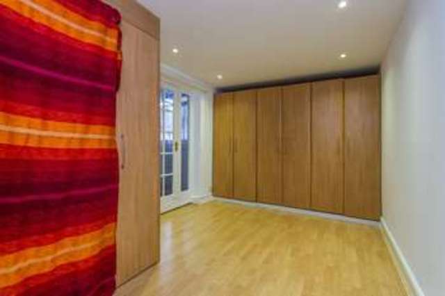  Image of 2 Bedroom Flat for sale at Regency Square  Brighton, BN1 2FF