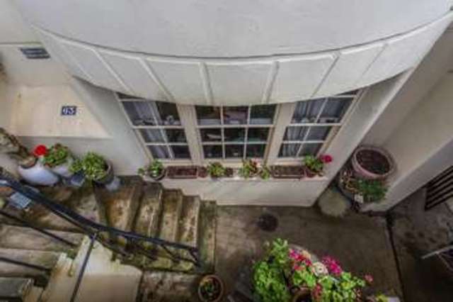  Image of 2 Bedroom Flat for sale at Regency Square  Brighton, BN1 2FF