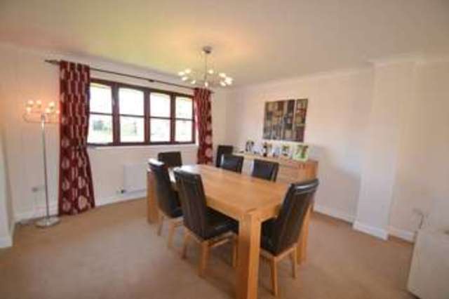  Image of 4 Bedroom Detached to rent at Rye Field  Ashtead, KT21 2EH